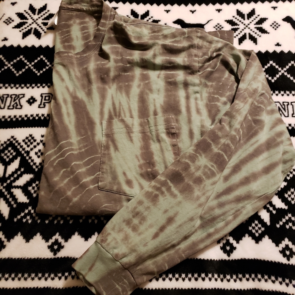 VS PINK Long Sleeve T-Shirt Size Large